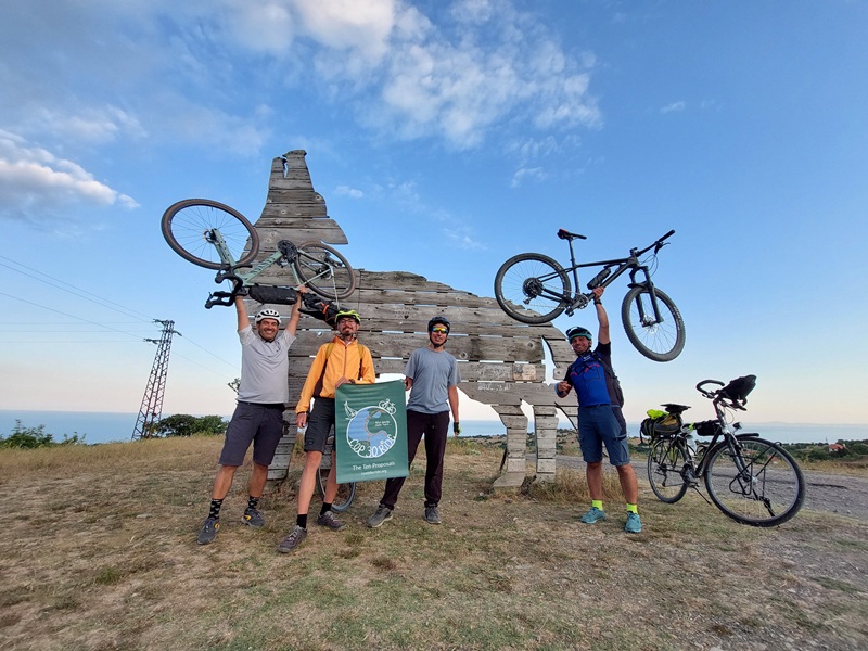 Глобалната колоездачна щафета COP30 bike ride с бургаско участие достигна своя финал в Белем