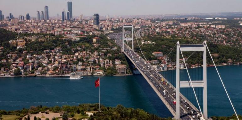 Туристите в Турция намалели с над 50% 