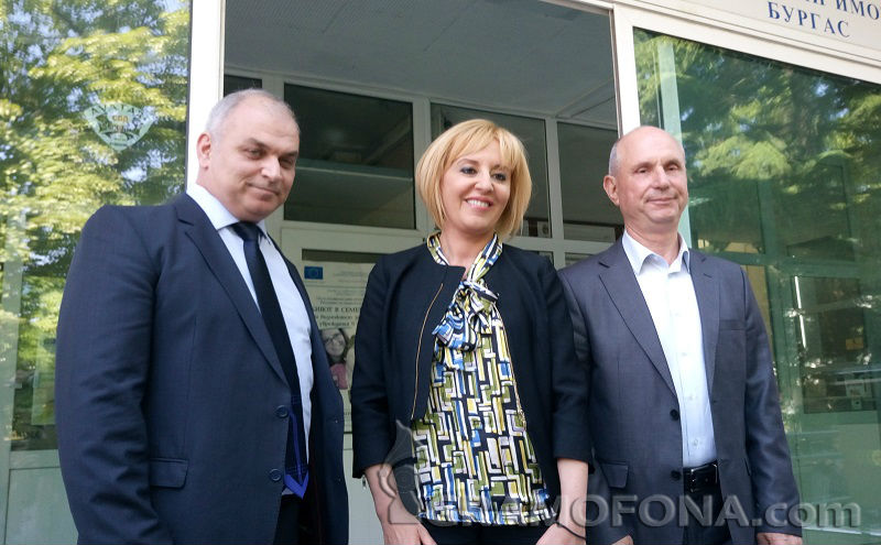 Мая Манолова със задачи към бургаските депутати