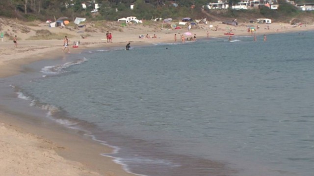 Отцепиха плажа на Корал заради морска мина