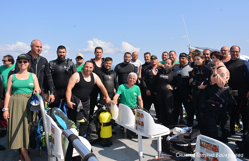 Водолази ще чистят морското дъно край остров Света Анастасия