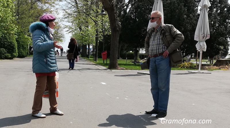 Близо 15 000 българи са глобени, че не носят маски