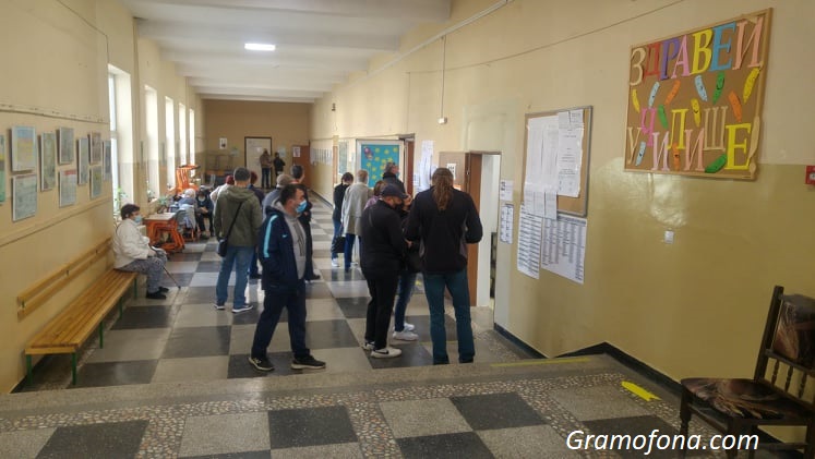 Близо 9% е избирателната активност в Бургаско към 11 часа