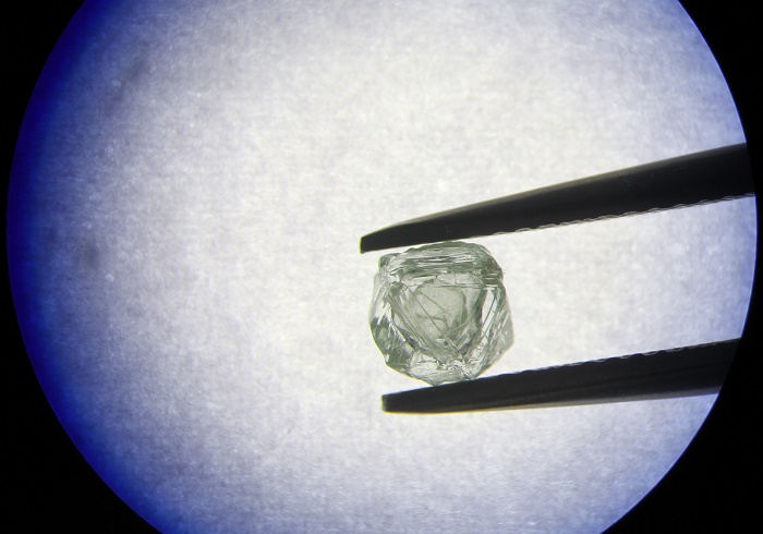 Уникален диамант-матрьошка откриха в Якутия