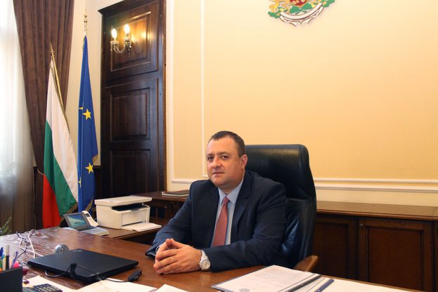 Министърът на земеделието идва в Карнобат, отскача и до Бургас