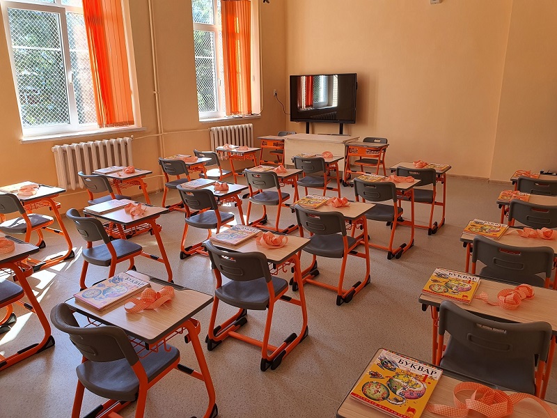 2050 първолаци прекрачват училищния праг в Бургас днес