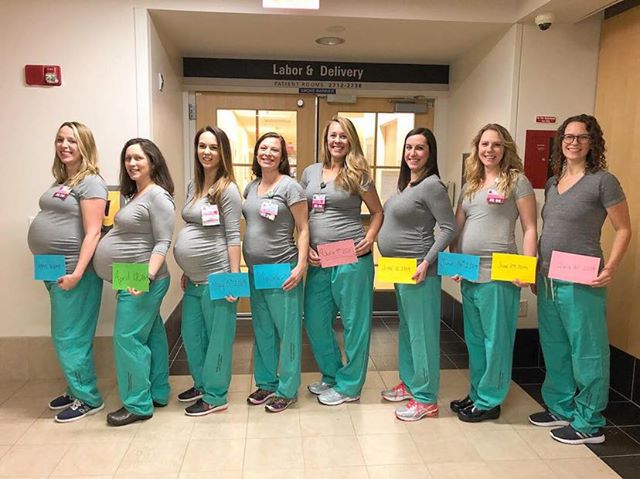 Девет медицински сестри родиха по едно и също време