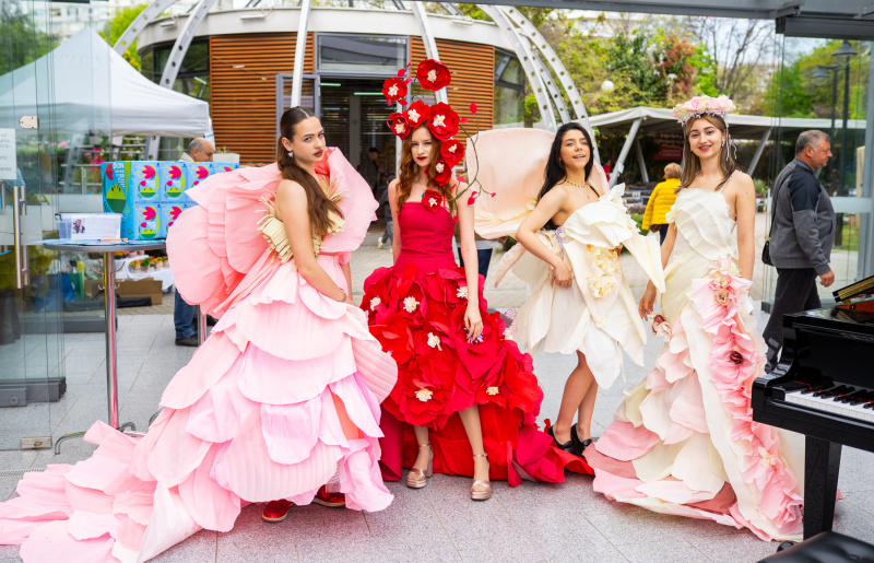 Модели като цветя ще дефилират на Флората