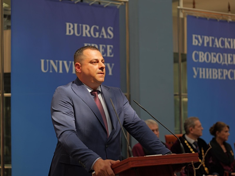 Областният управител поздрави учители, университетски преподаватели, просветни и културни дейци за 24 май