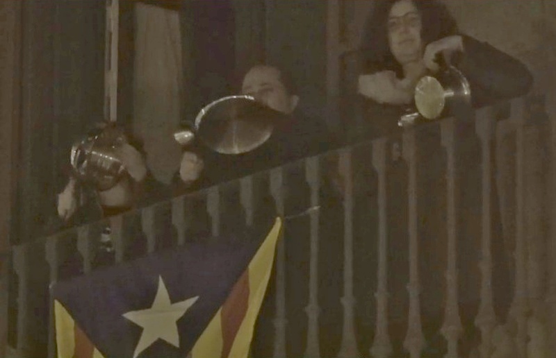 Заразата роди нов вид протест: тракане с тенджери и тигани от балконите