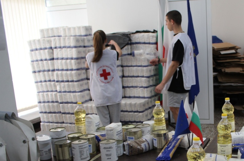 БЧК започва раздаването на храни на уязвими граждани в област Бургас
