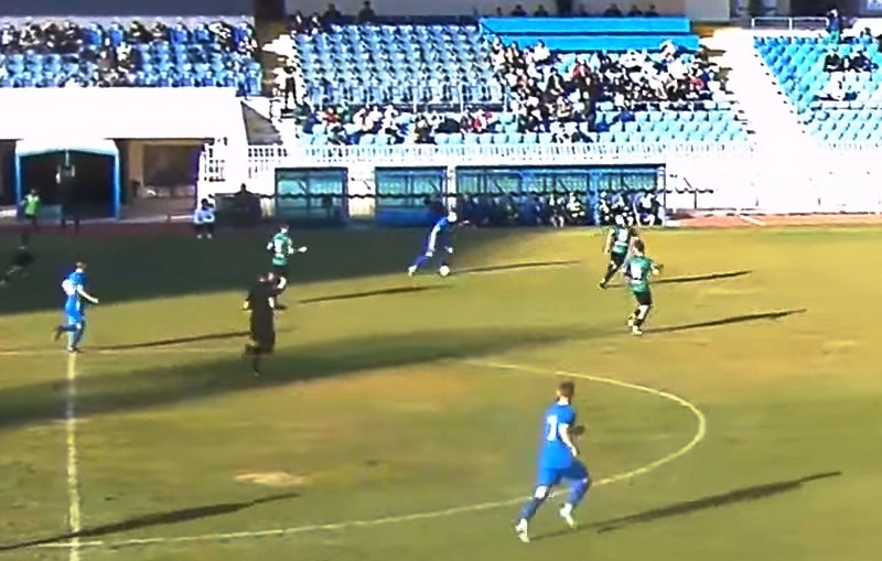 Нефтохимик направи реми с карловския Левски