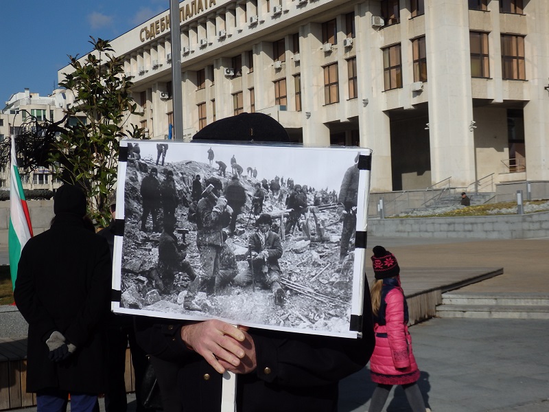 Панихида за жертвите на комунизма до Альошата