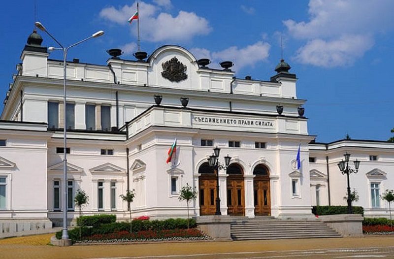 Кой отива в 48-ия парламент от Бургас?