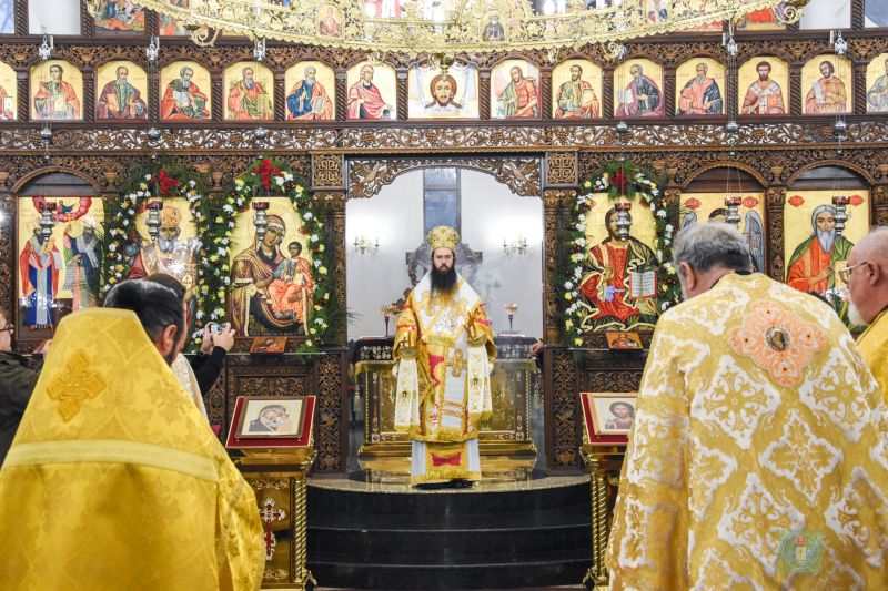 В Бургас митрополит Арсений призова да преодолеем разделенията чрез любов и смирение