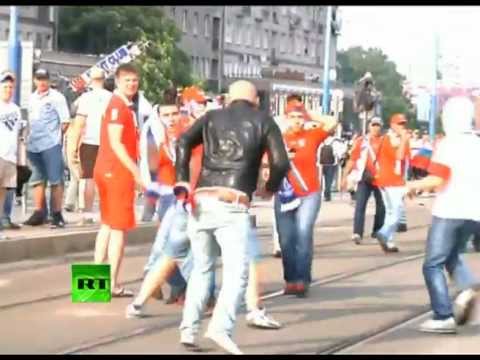 Масов бой и арести след мача Полша Русия