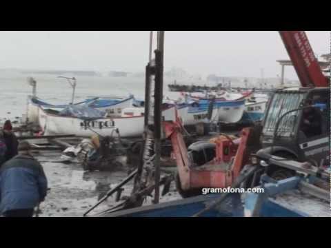Поморийци спасяват лодките си