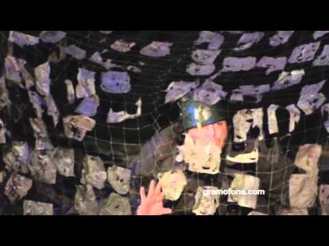 Великолепен театрален експеримент